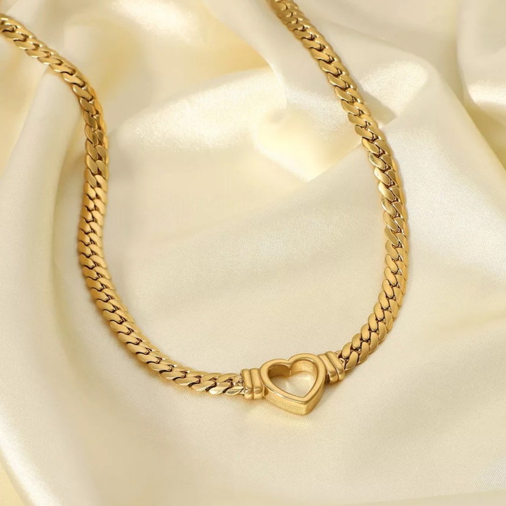 GP heart ❤️ necklace - Picture 2 of 7